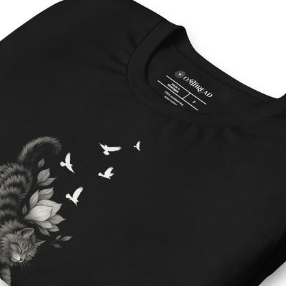 OMTHREAD Easily Distracted by Cats and Books Funny Cat Reader T-Shirt