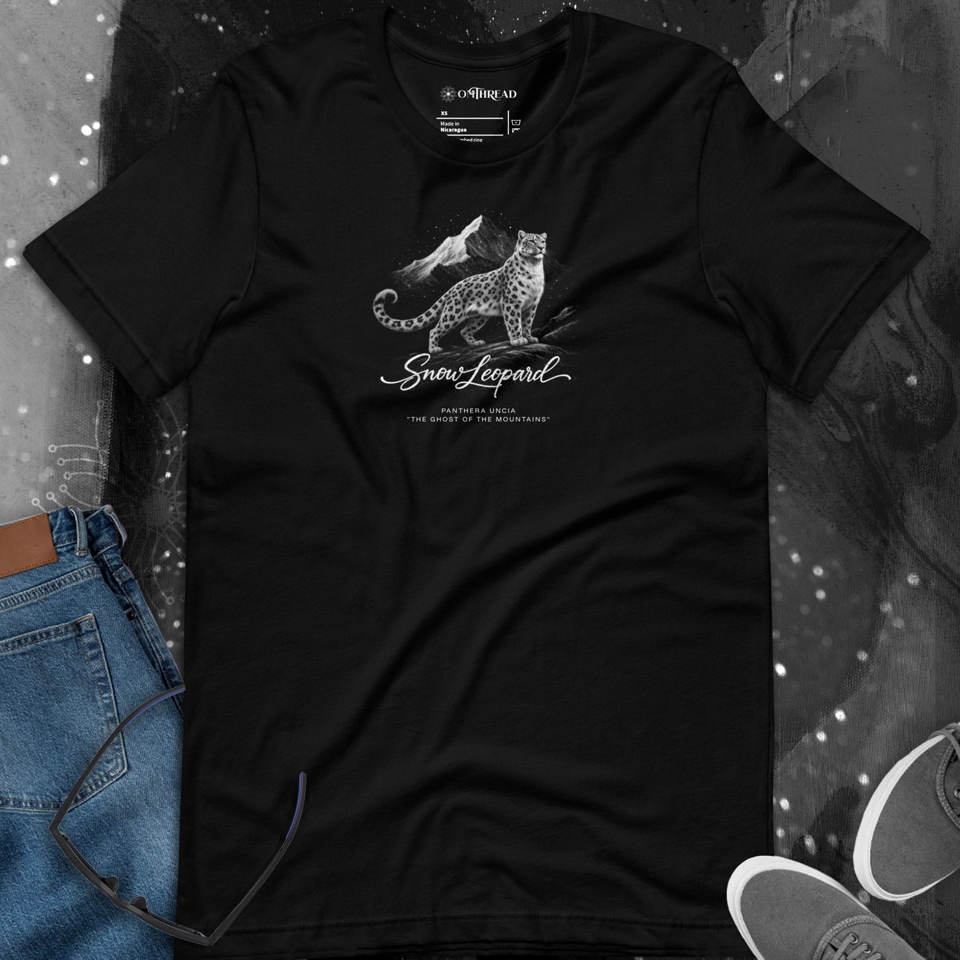 OMTHREAD Snow Leopard T-Shirt Mountain Big Cat Graphic Panthera Uncia
